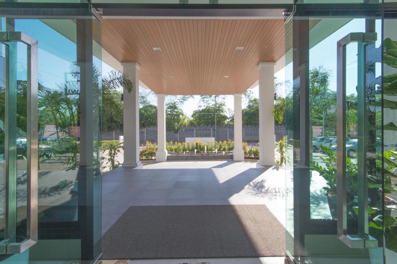 Donchan Grand Hotel Chiang Mai Exterior photo