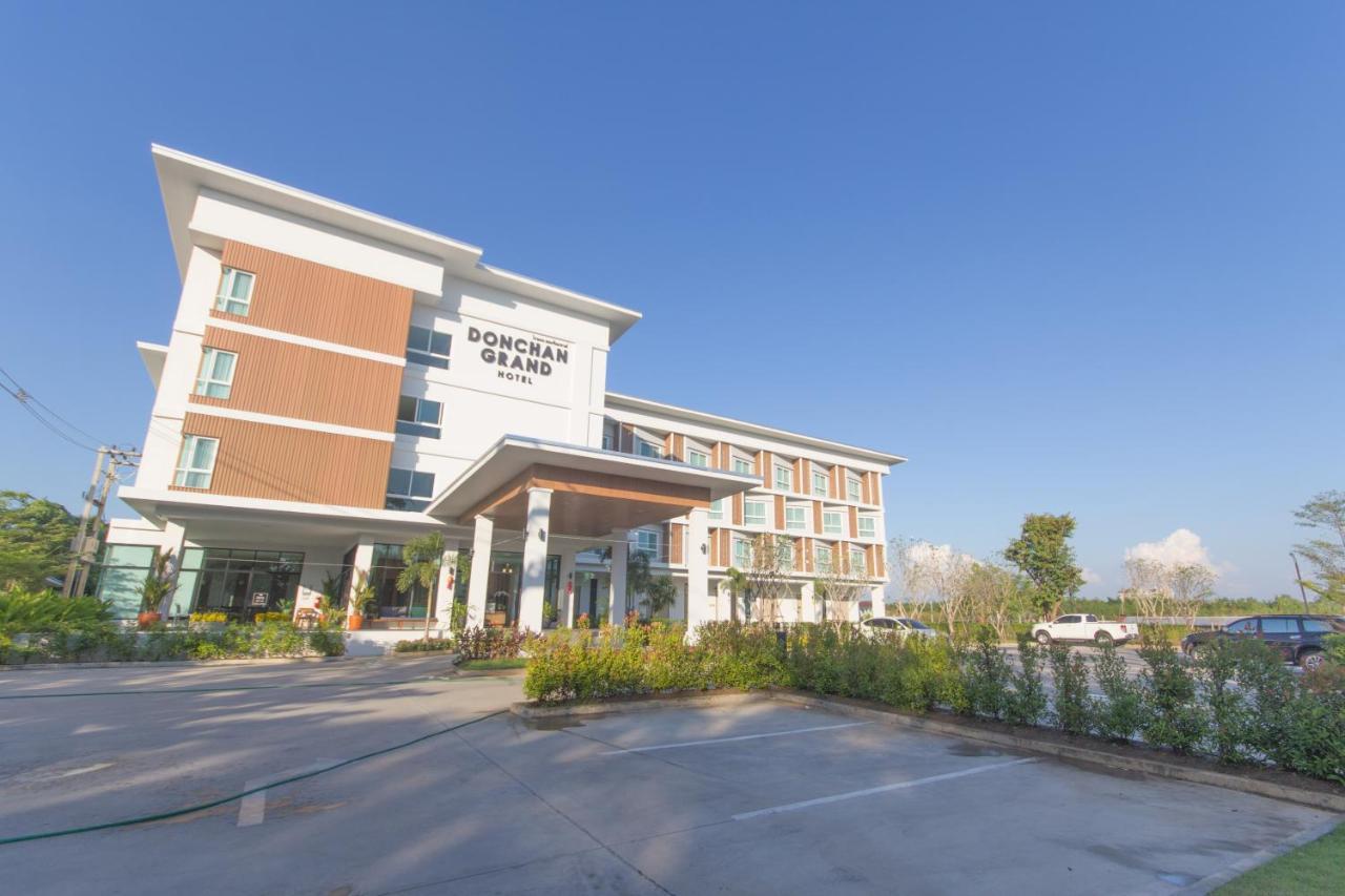 Donchan Grand Hotel Chiang Mai Exterior photo