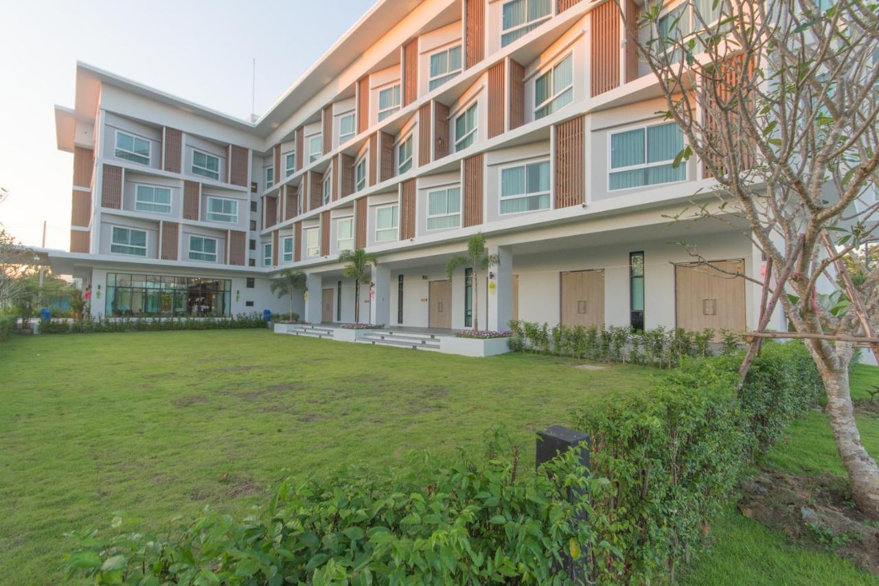 Donchan Grand Hotel Chiang Mai Exterior photo