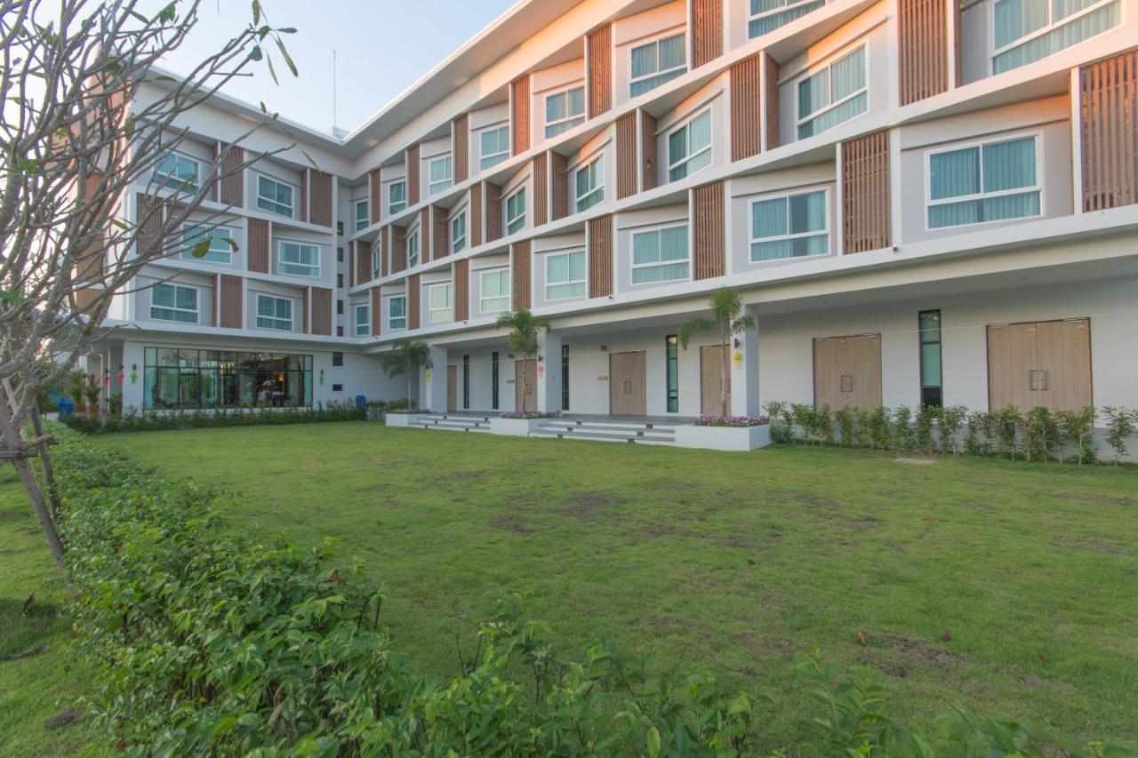 Donchan Grand Hotel Chiang Mai Exterior photo